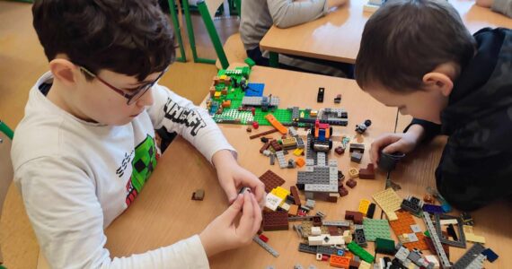 Międzyszkolny Konkurs „Książka widziana klockami Lego – na tropie zagadki”